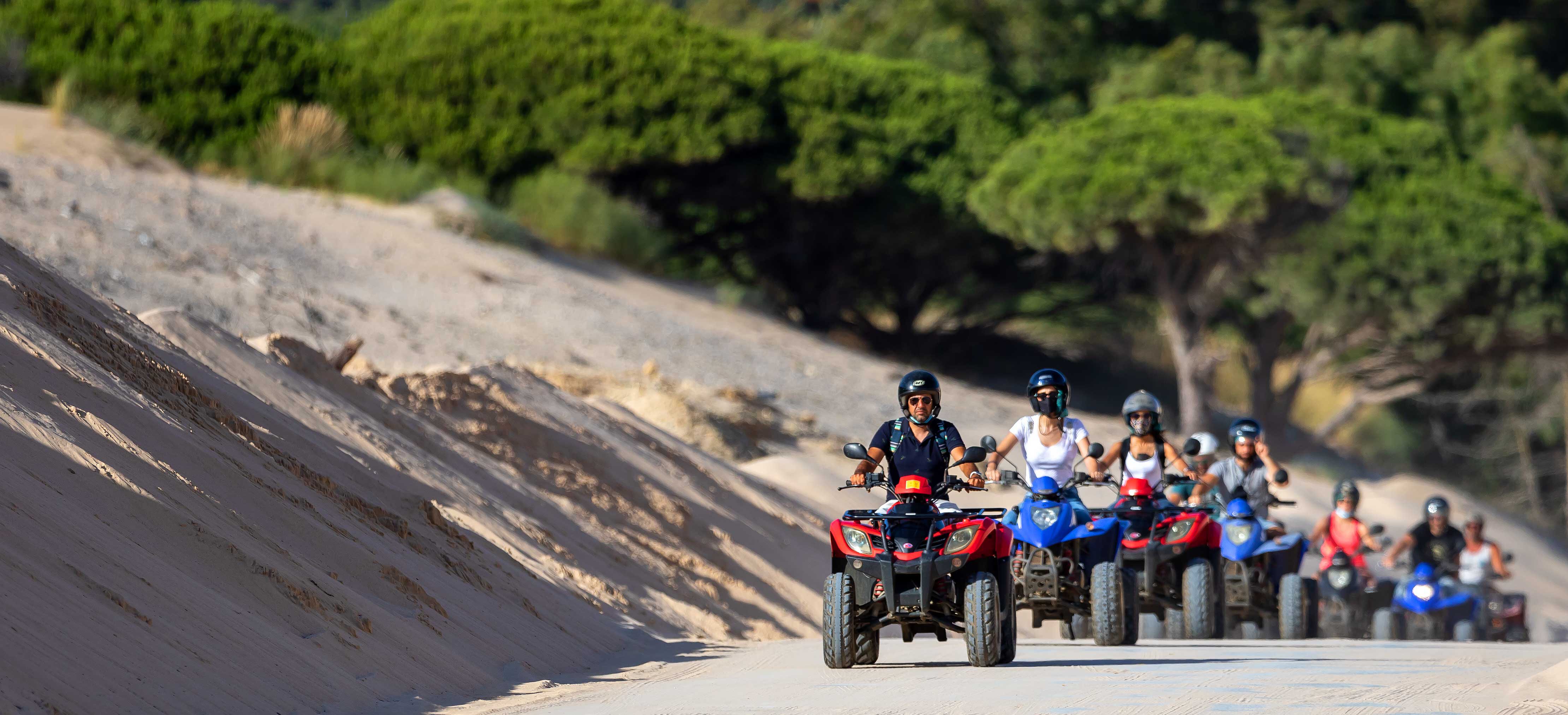 excursión en grupo con quads por tarifa